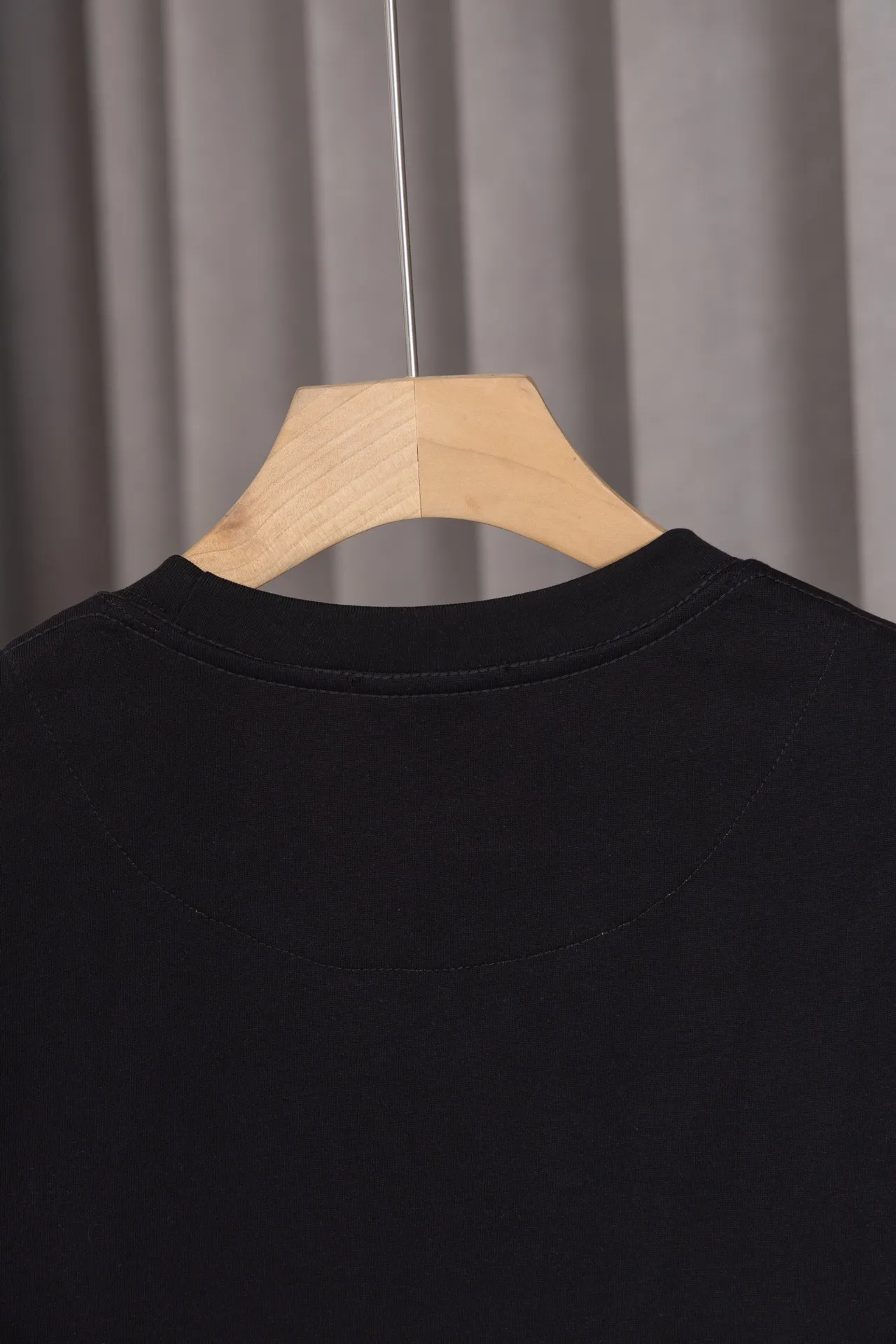 X 025 COACH𦸅Chi 25ss New Arrival T-shirt, presbyopic Series splicing style + left chest pocket design, highly customized. Gram double yarn pure cotton fabric, soft fabric, fashionable Versatile, same style for men and women. Color: solid color. Size: S～XXL.